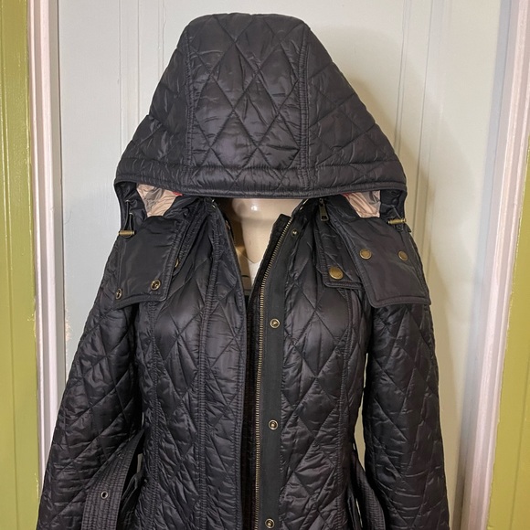 Burberry Jacket ( Pre-loved ) - Picture 8 of 10